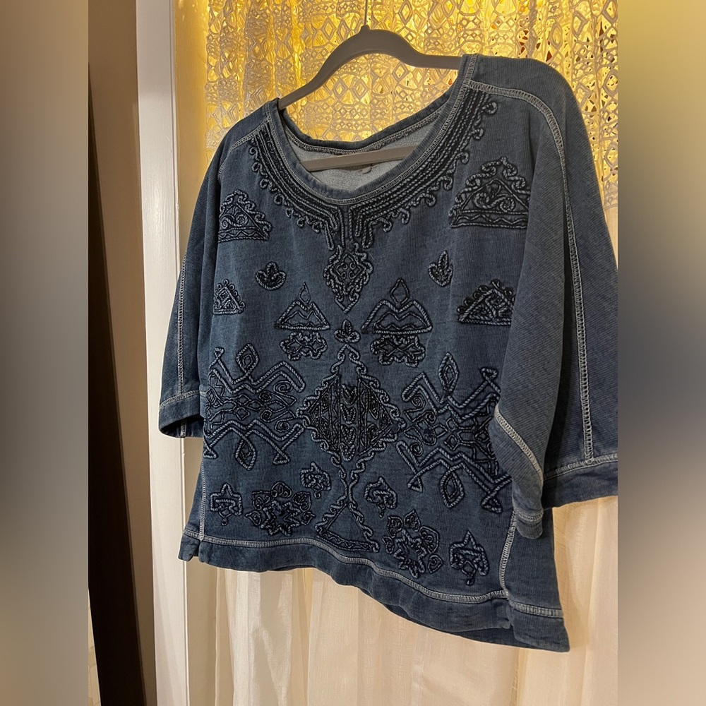 Urban Outfitters: Blue Sweater: Medium